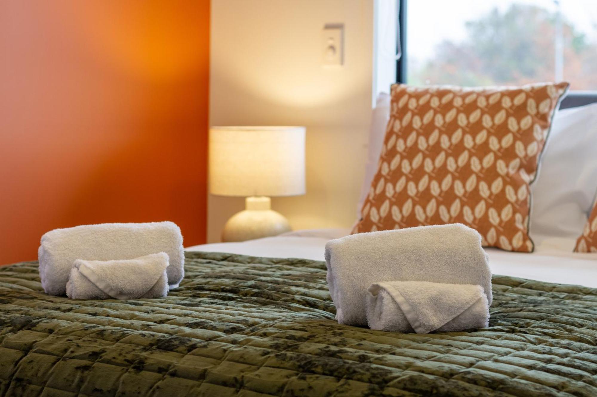 Serene Living 2 Bed With Carpark Christchurch Bagian luar foto