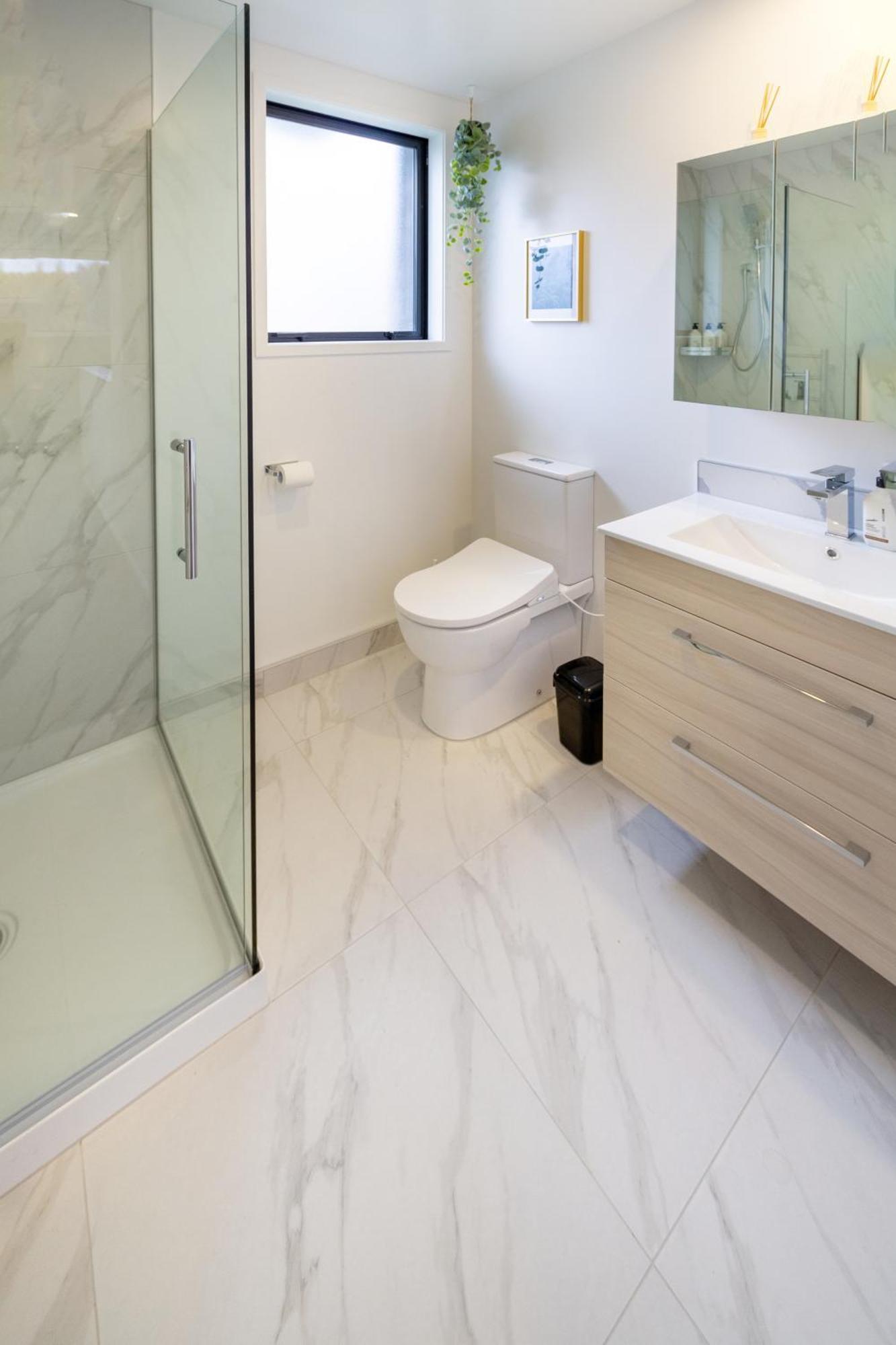 Serene Living 2 Bed With Carpark Christchurch Bagian luar foto