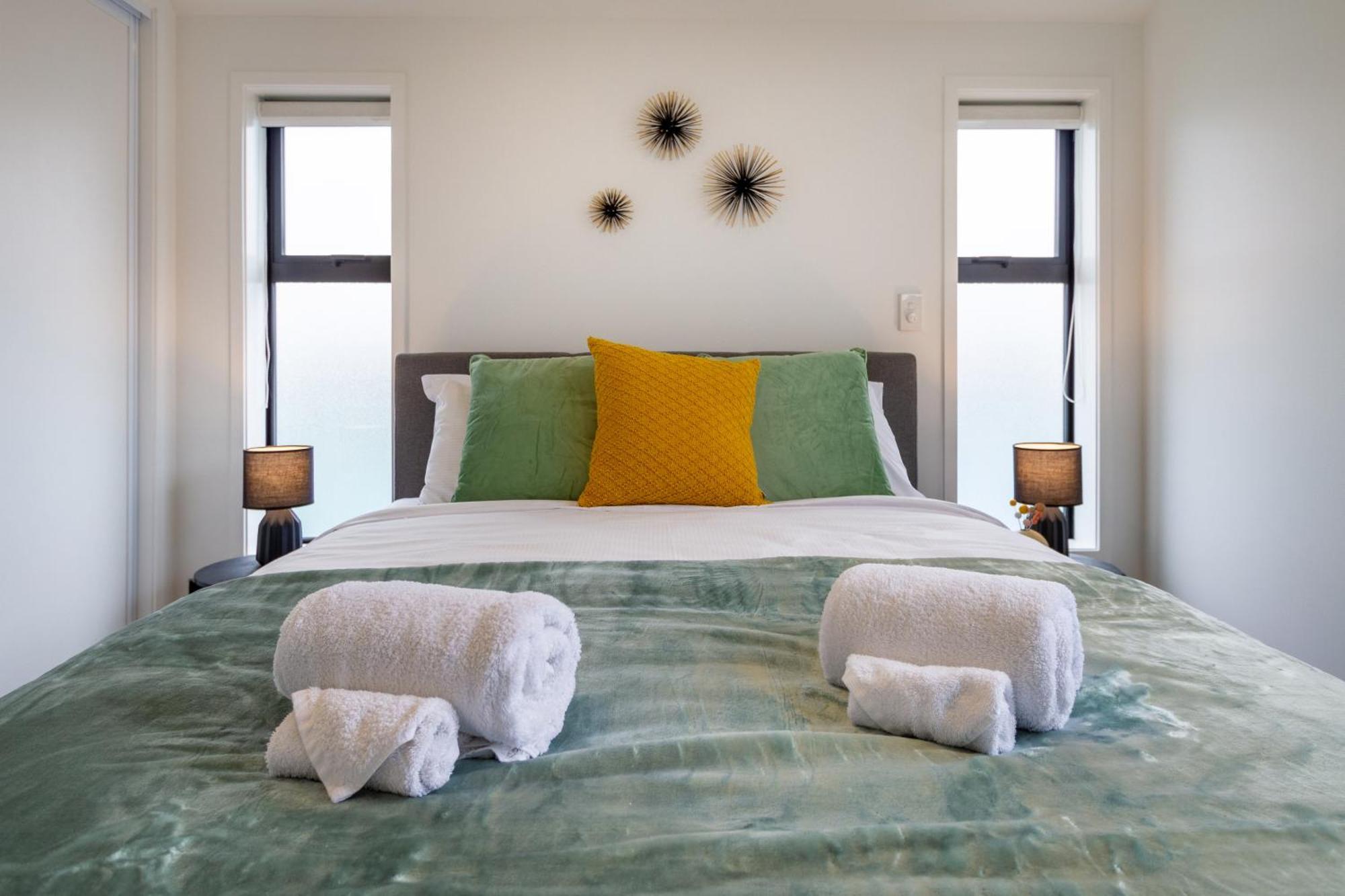 Serene Living 2 Bed With Carpark Christchurch Bagian luar foto