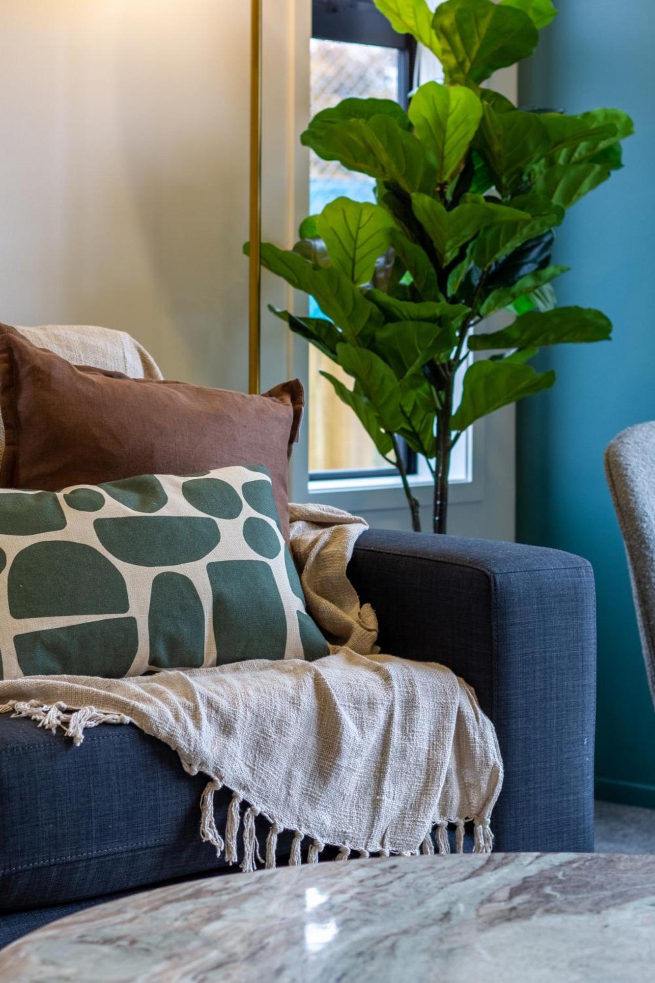 Serene Living 2 Bed With Carpark Christchurch Bagian luar foto