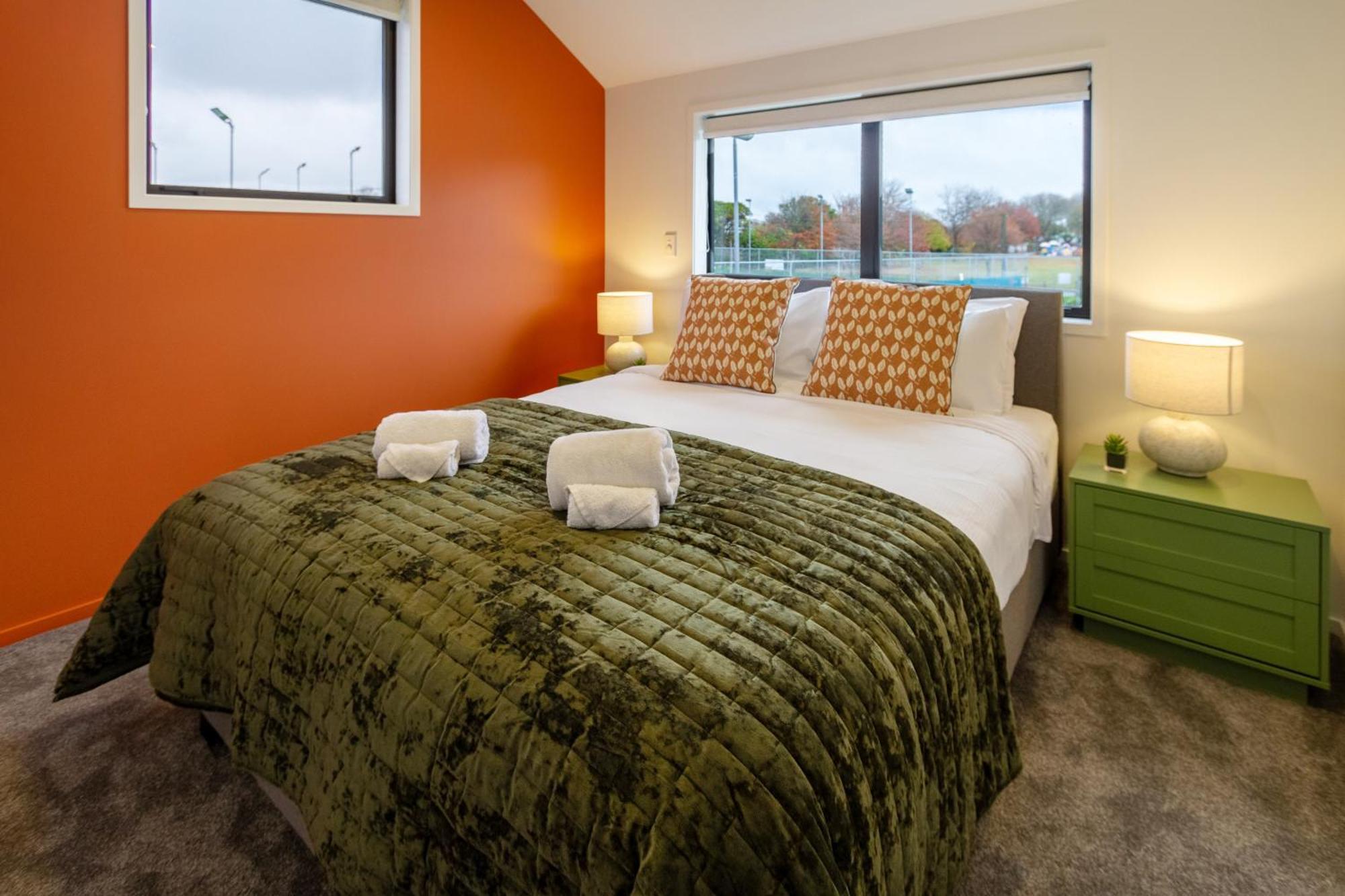 Serene Living 2 Bed With Carpark Christchurch Bagian luar foto