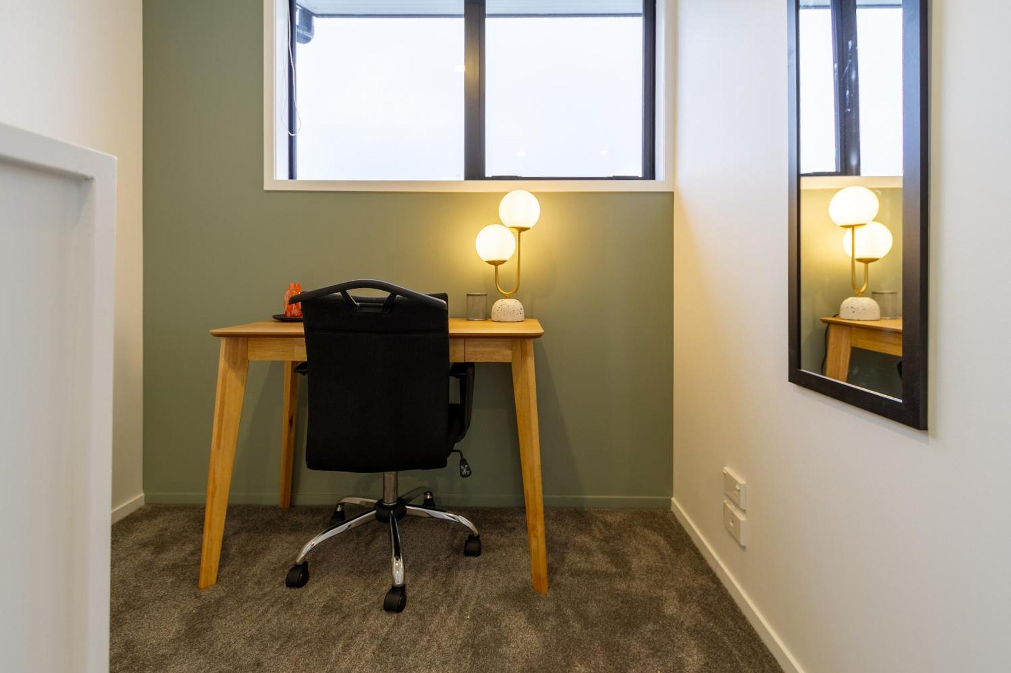 Serene Living 2 Bed With Carpark Christchurch Bagian luar foto