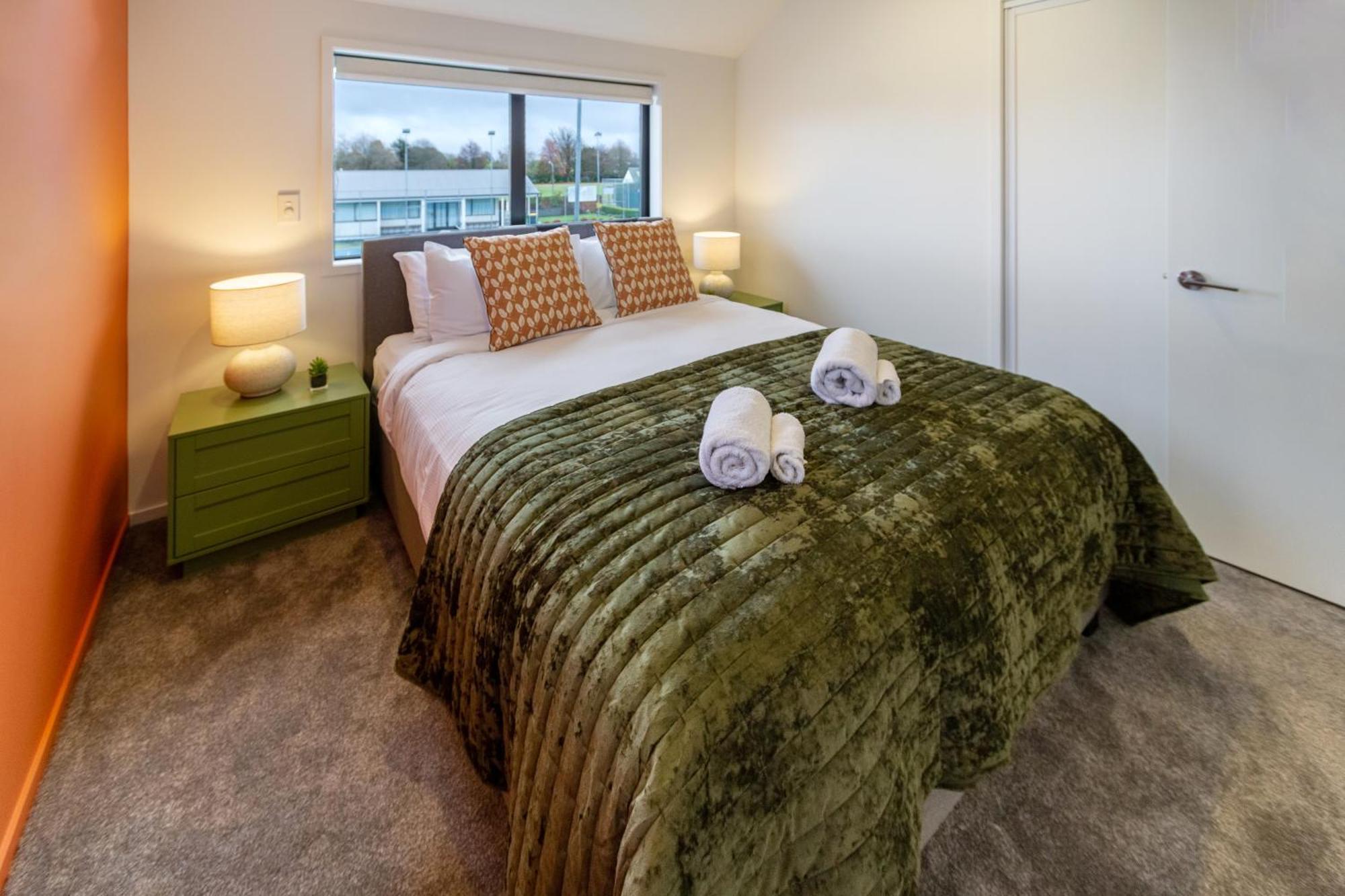 Serene Living 2 Bed With Carpark Christchurch Bagian luar foto