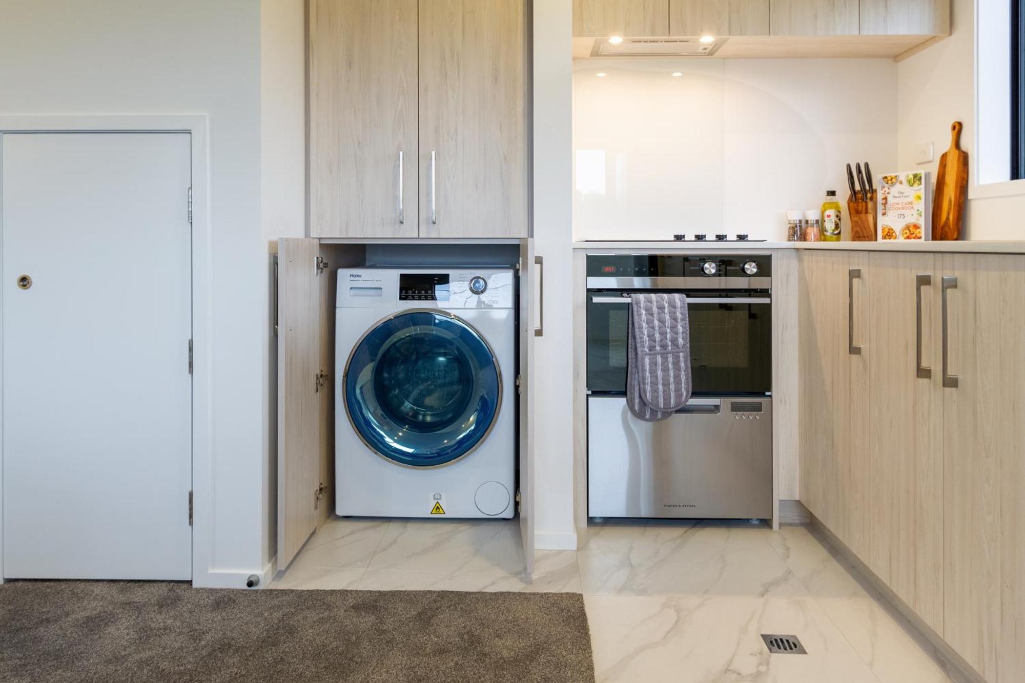 Serene Living 2 Bed With Carpark Christchurch Bagian luar foto